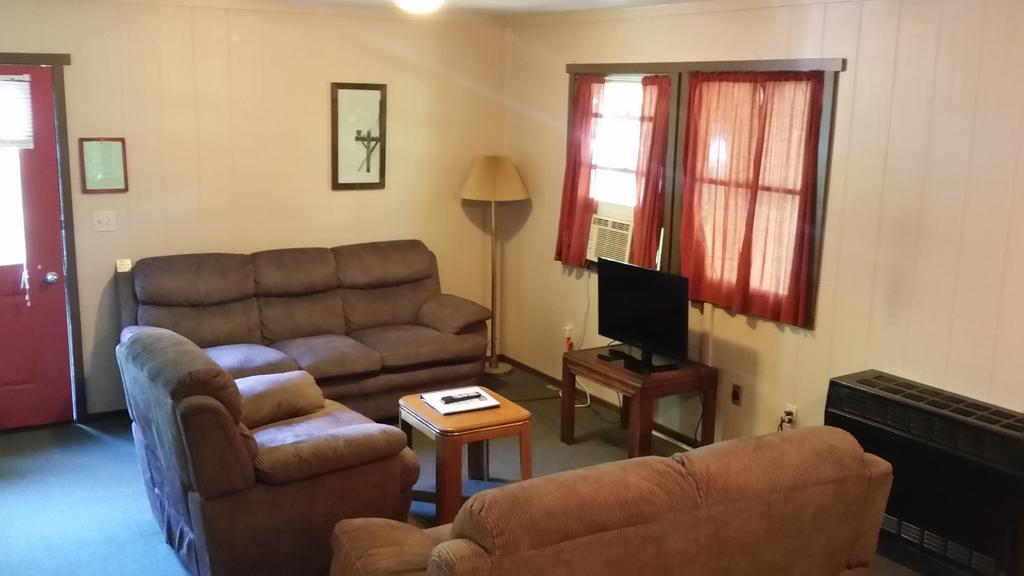 K&G Lodge Oswego Ruang foto