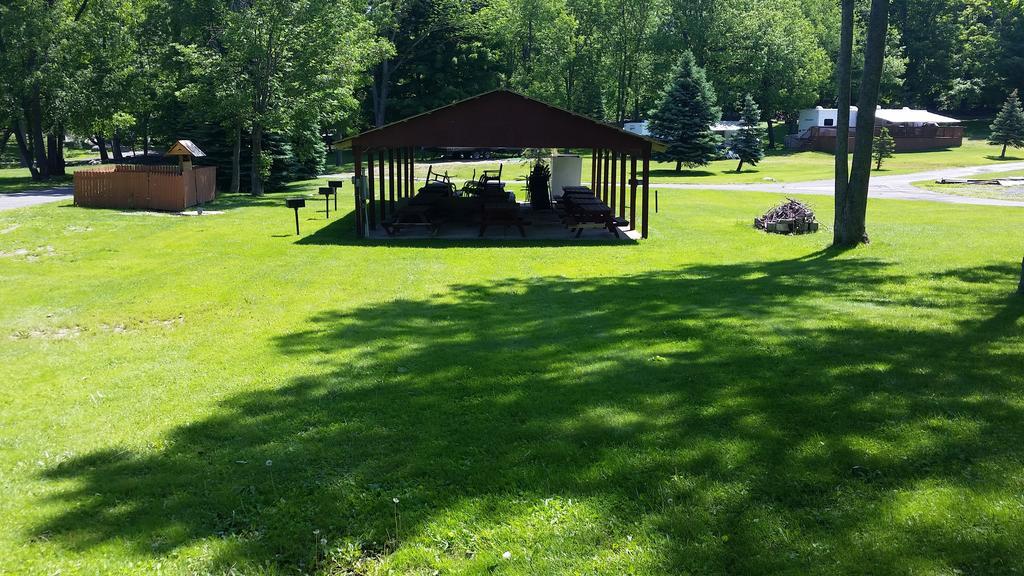 K&G Lodge Oswego Bagian luar foto