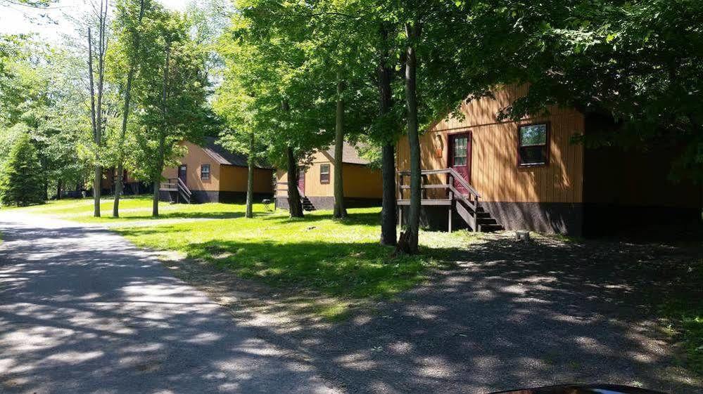 K&G Lodge Oswego Bagian luar foto