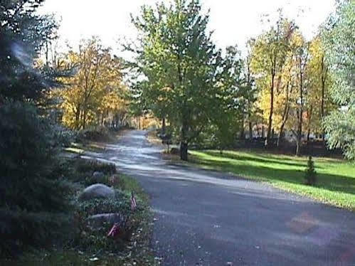 K&G Lodge Oswego Bagian luar foto